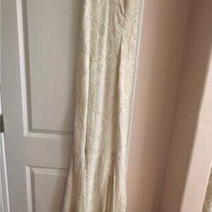 White House Black Market Ivory Lace Wedding Dress